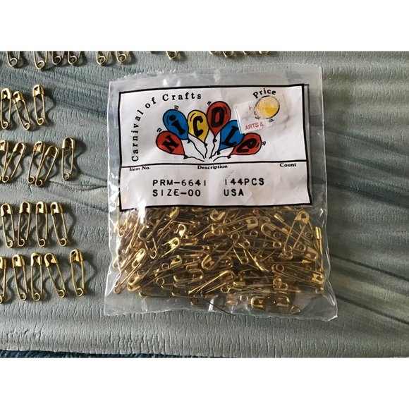 Lot of Vintage Gold Tone Safety Pins Some with Beads, 1.25”. + 5/8” L New - Picture 4 of 5